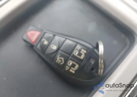 2013 Chrysler Town & Country Touring from USA, damaged, VIN 2C4RC1BG4DR594845